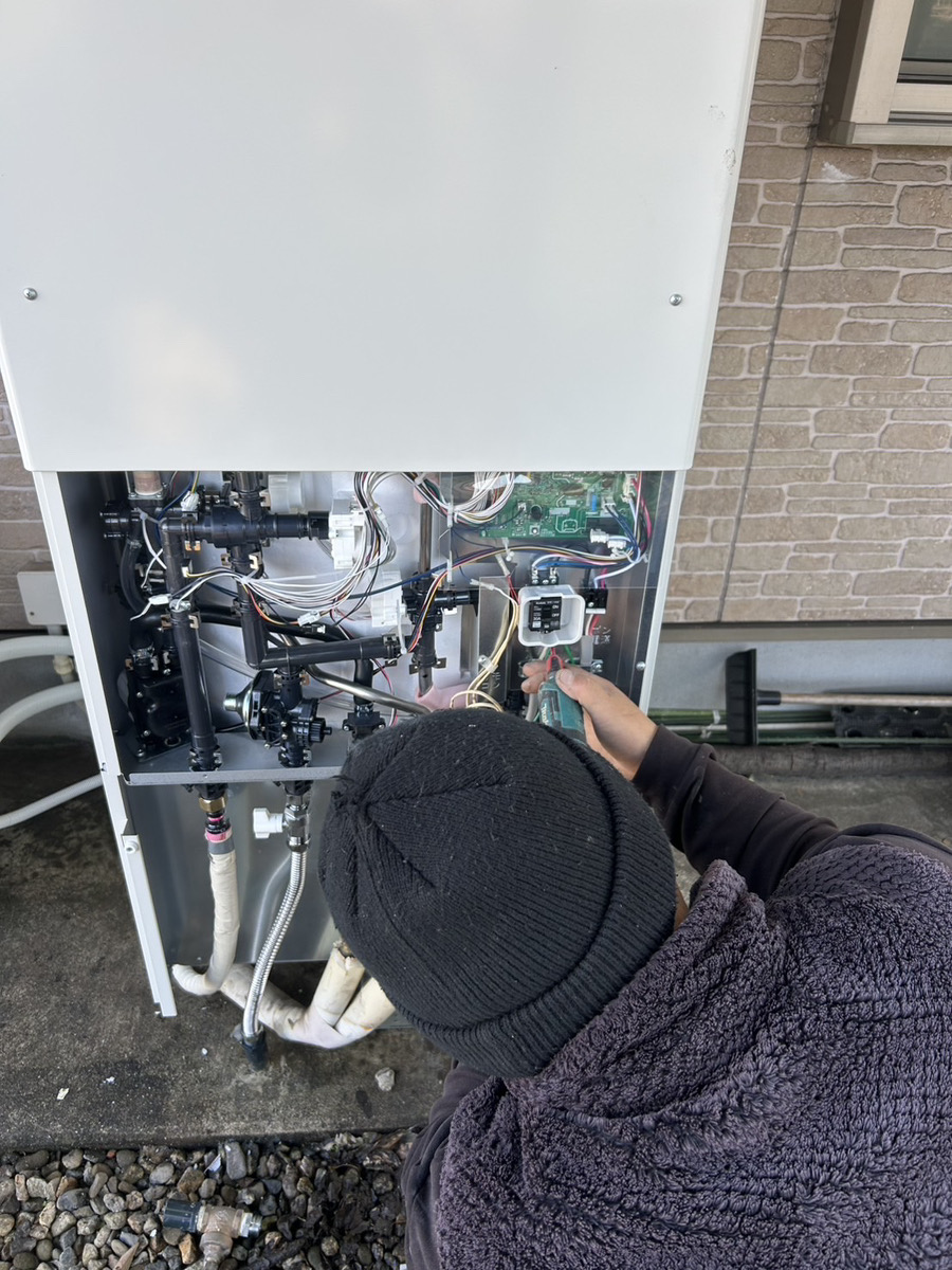 兵庫県川西市 O様邸　エコキュート設置工事